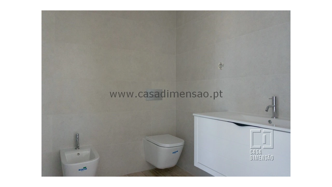 Apartamento T2 para Venda em São Domingos de Rana Foto 27