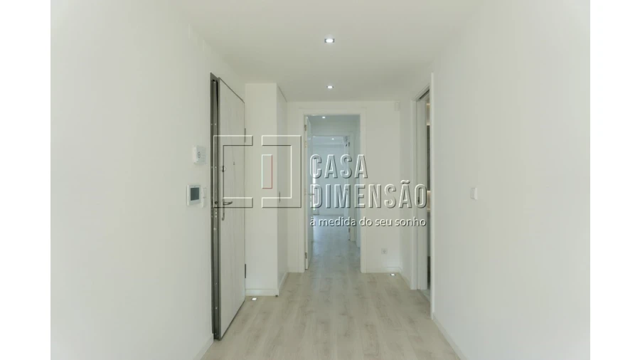 Apartamento T2 para Venda em Águas Livres Foto 2