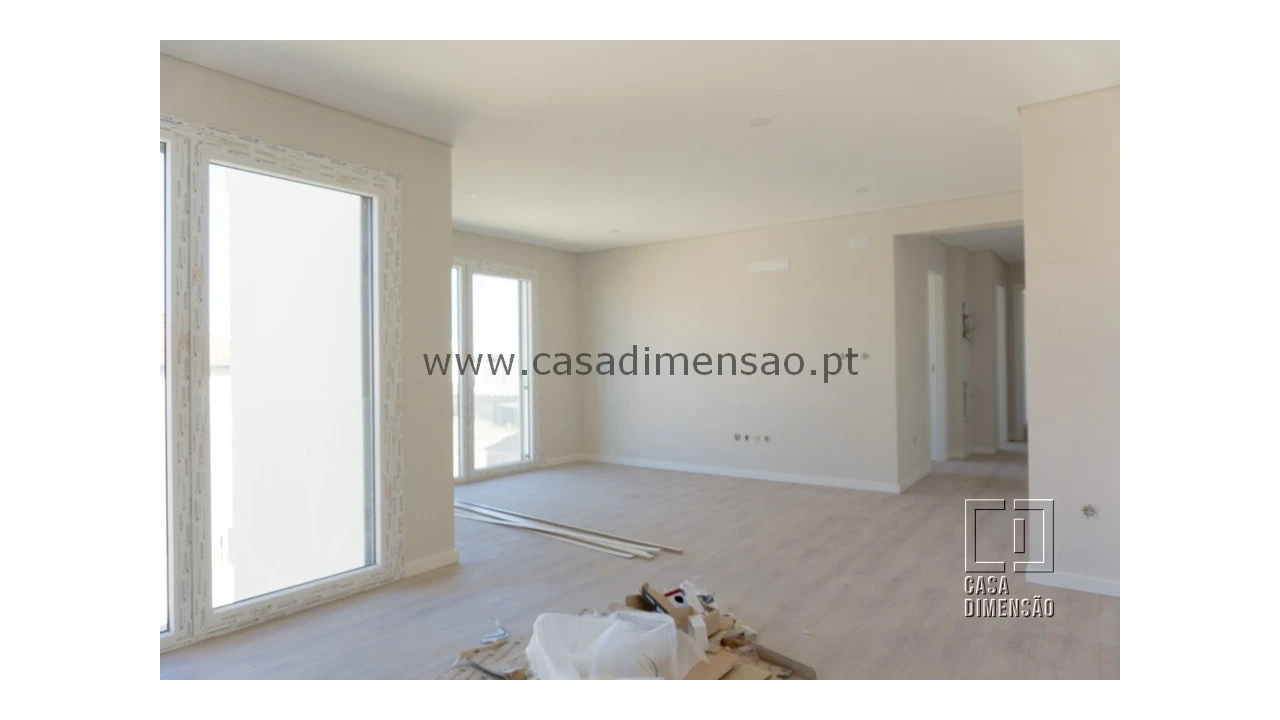 Apartamento T2 para Venda em São Domingos de Rana Foto 1