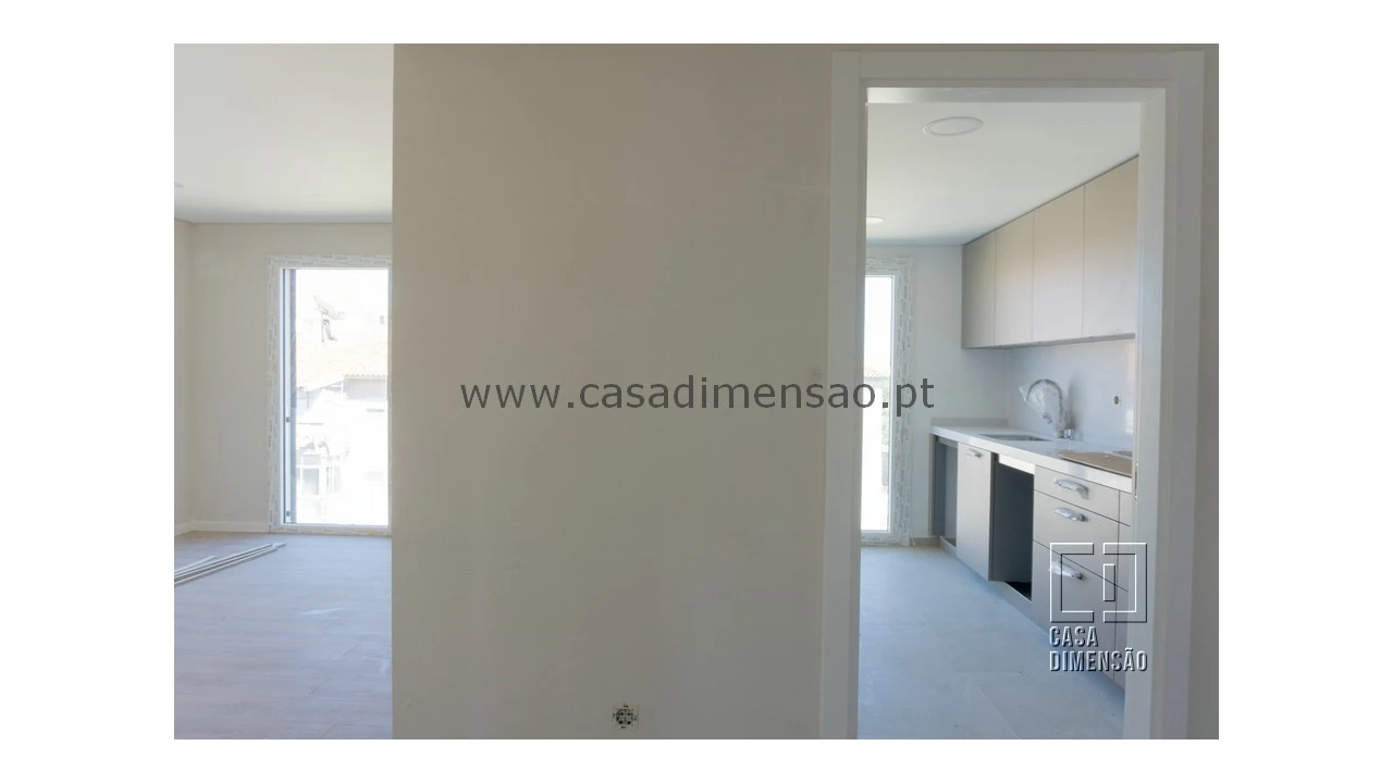 Apartamento T2 para Venda em São Domingos de Rana Foto 2