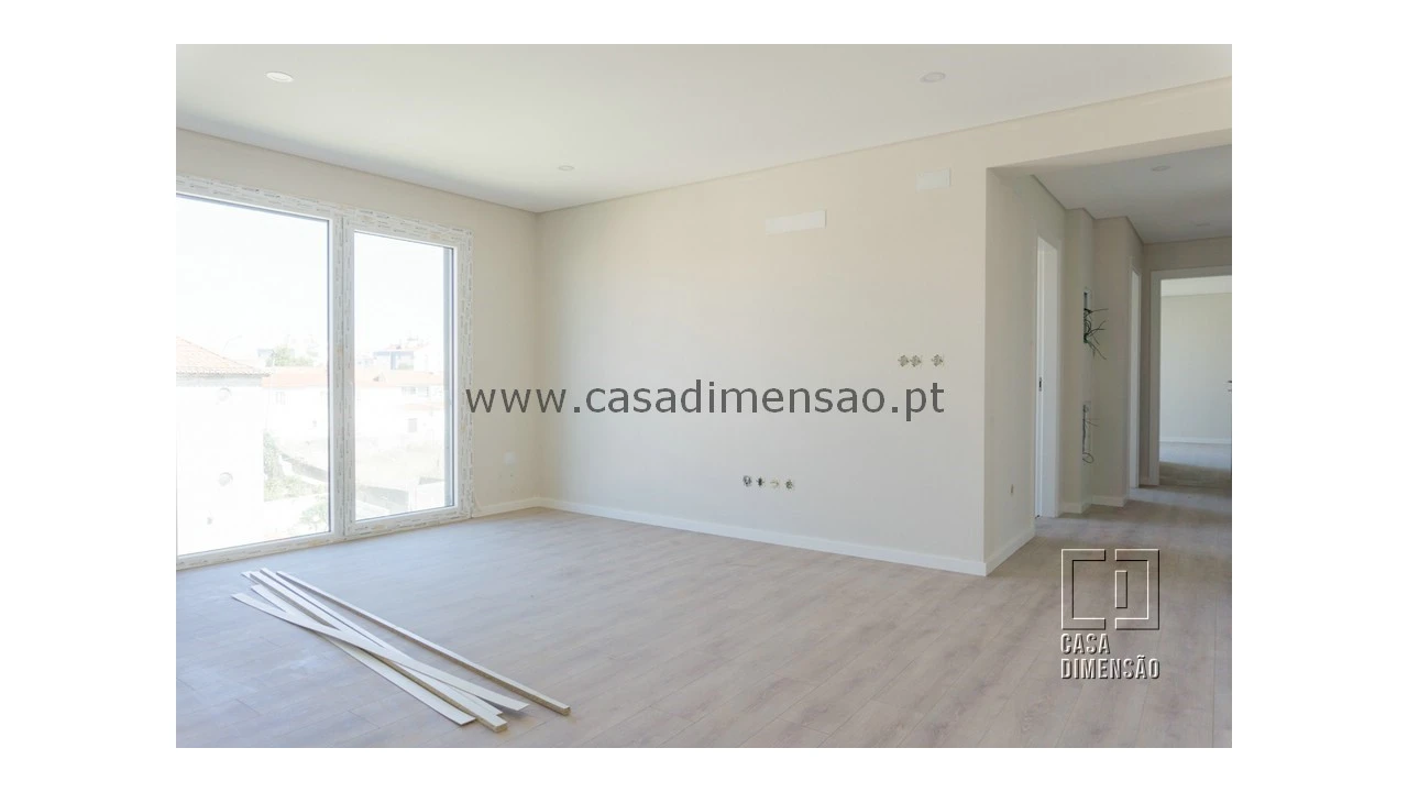 Apartamento T2 para Venda em São Domingos de Rana Foto 7