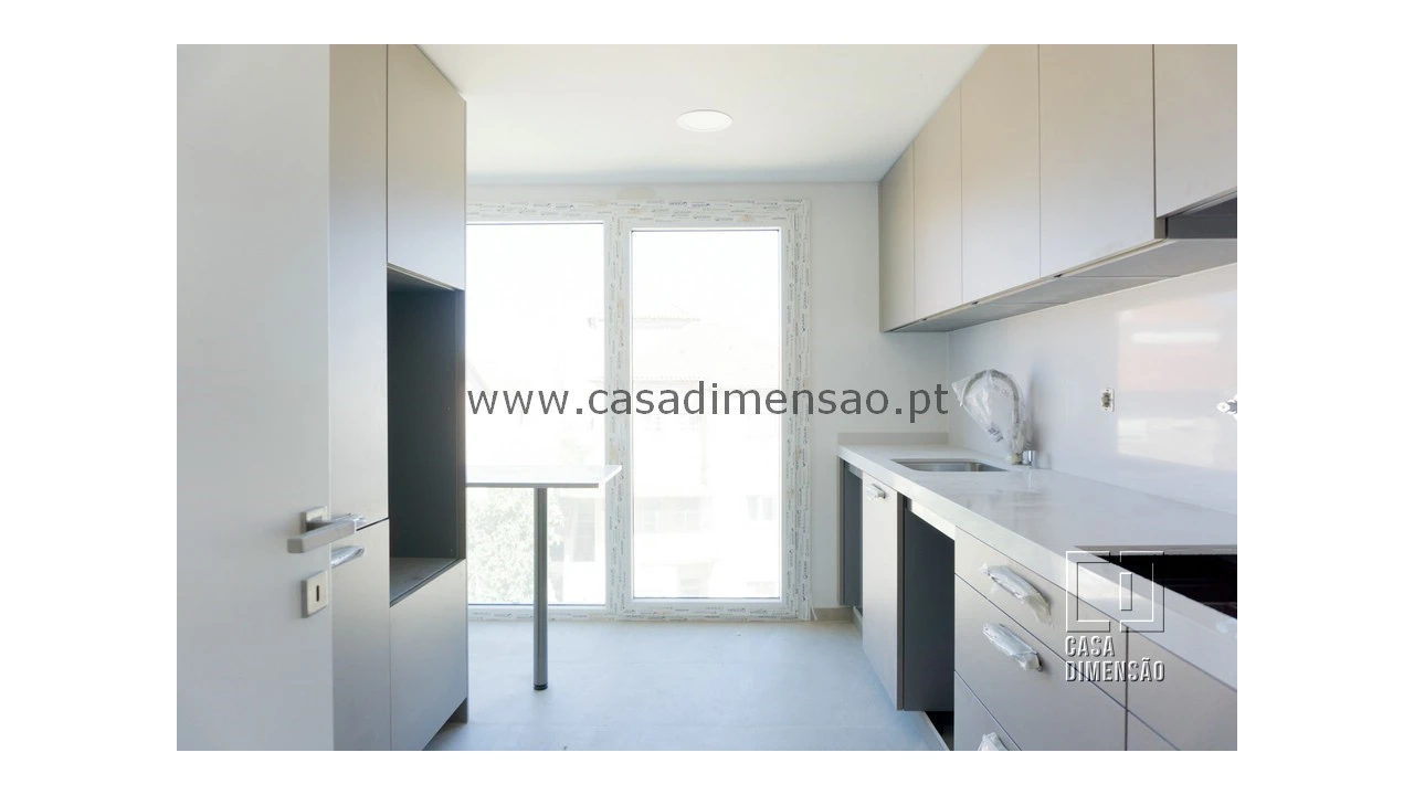 Apartamento T2 para Venda em São Domingos de Rana Foto 9