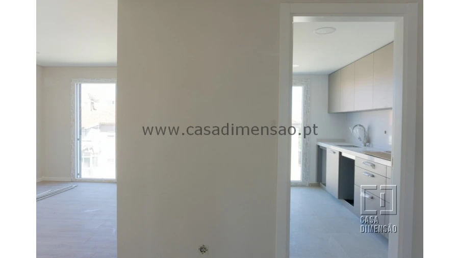 Apartamento T2 para Venda em São Domingos de Rana Foto 2