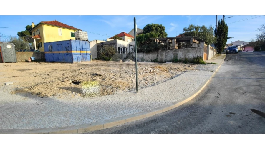 Terreno para Venda em Santa Iria de Azoia, São João da Talha e Bobadela Foto 1