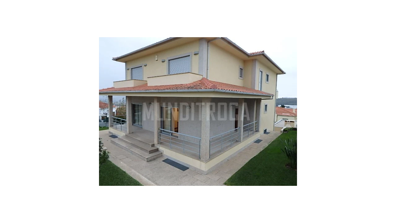 Moradia T3 para Venda em Nogueira, Fraião e Lamaçães Foto 1