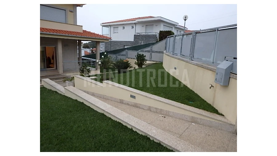 Moradia T3 para Venda em Nogueira, Fraião e Lamaçães Foto 22