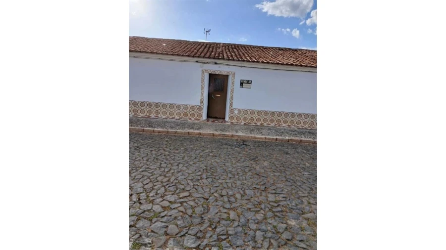 Moradia T3 para Venda em Cabeça Gorda Foto 1