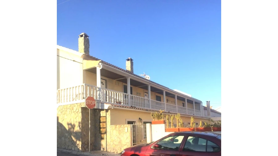 Prédio para Venda em Pontinha e Famões