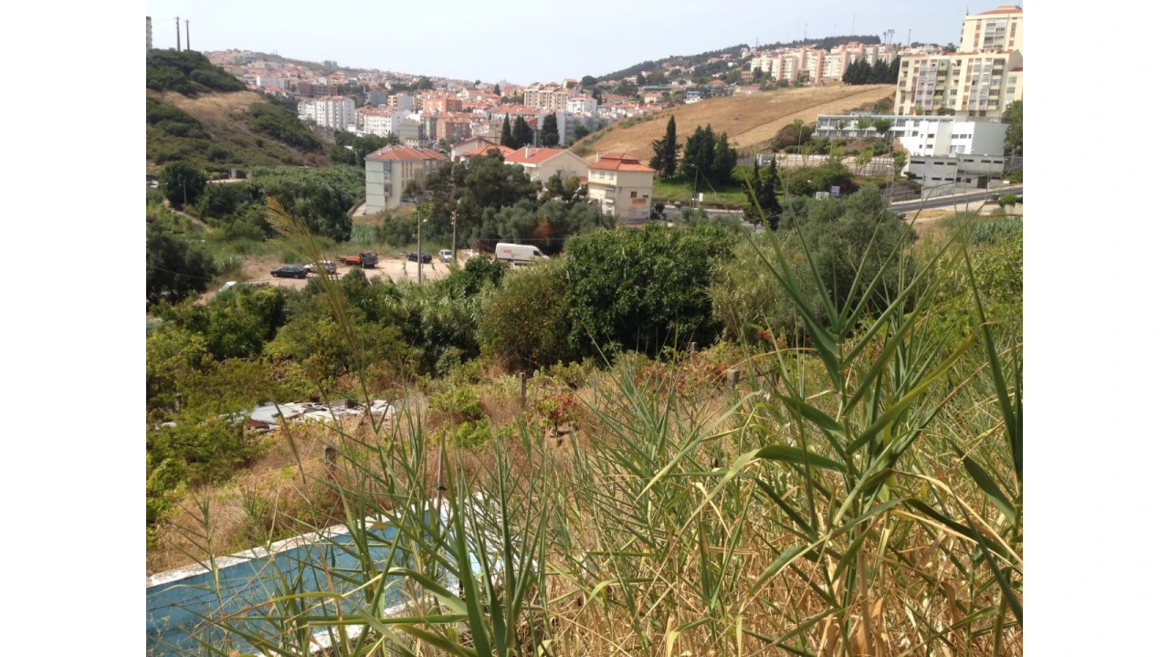 Terreno para Venda em Ramada e Caneças Foto 2