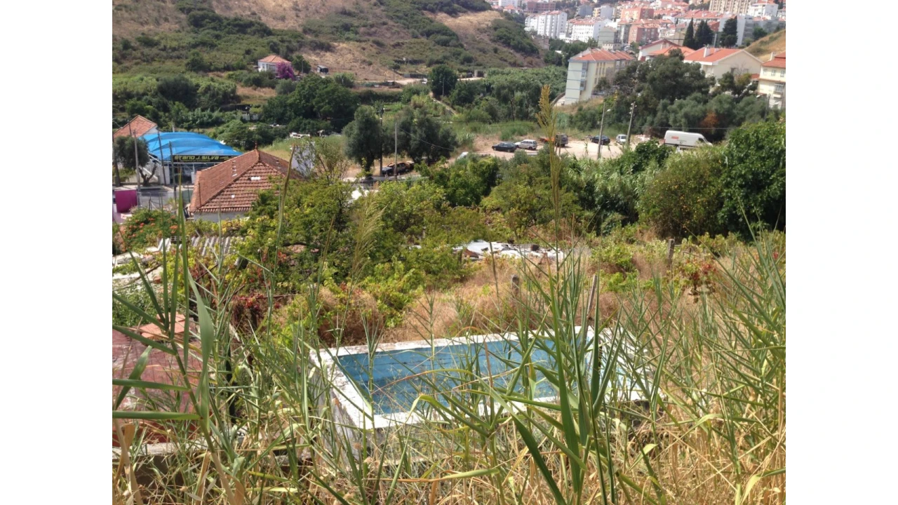 Terreno para Venda em Ramada e Caneças Foto 1