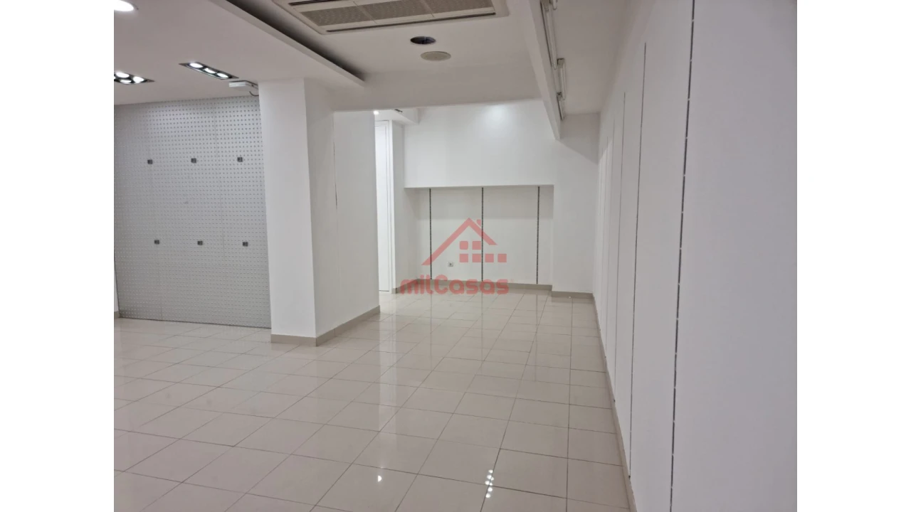 Loja para Arrendamento em Santa Maria, São Pedro e Matacães Foto 9