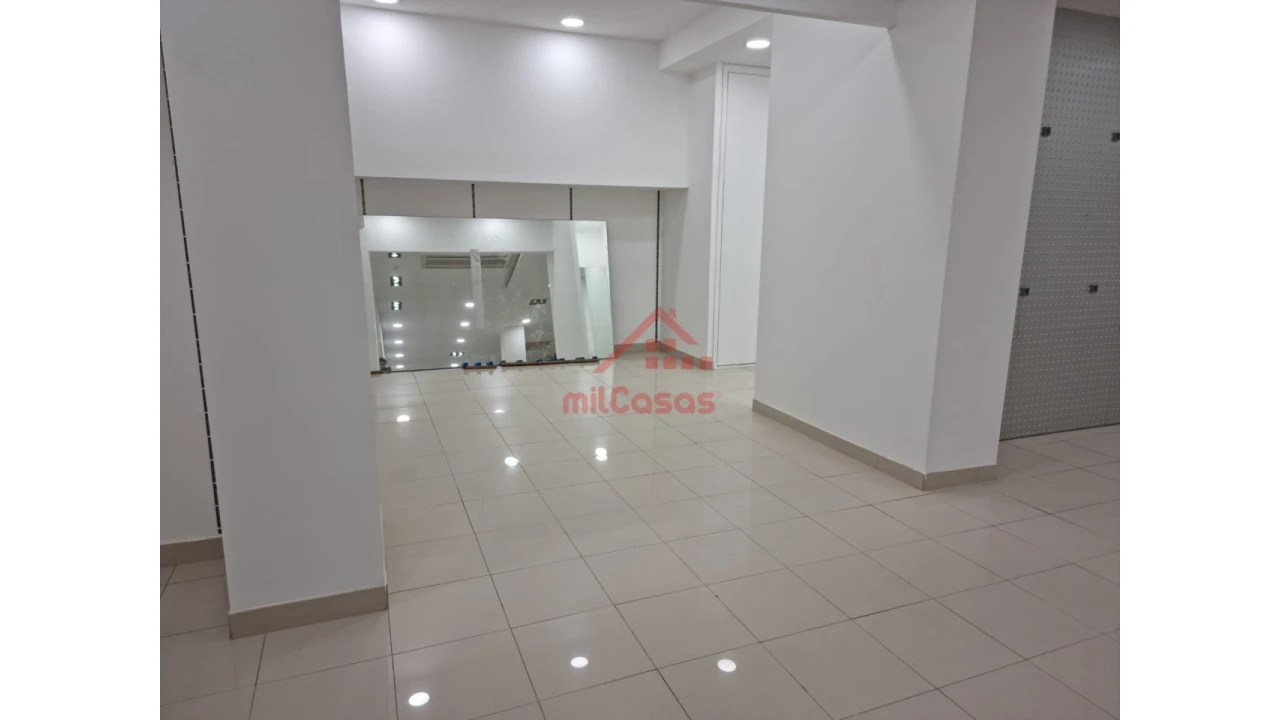 Loja para Arrendamento em Santa Maria, São Pedro e Matacães Foto 10