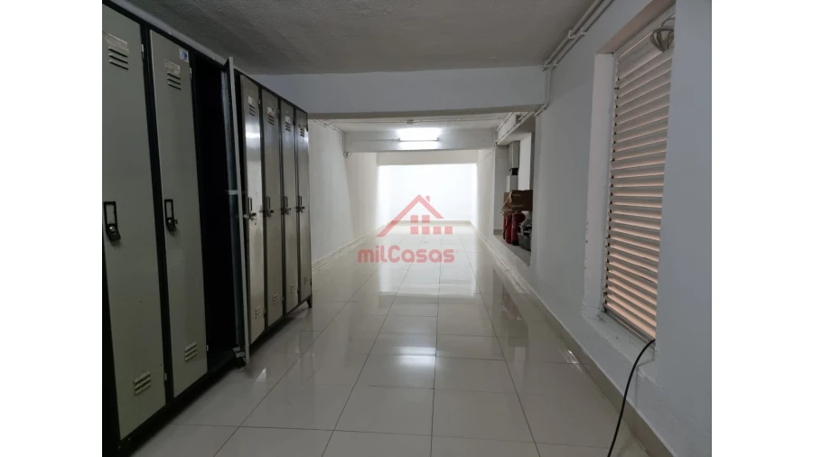 Loja para Arrendamento em Santa Maria, São Pedro e Matacães Foto 18