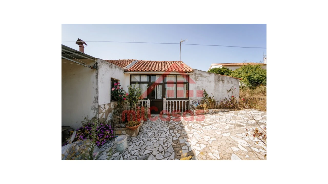 Moradia T2 para Venda em Maxial e Monte Redondo Foto 2