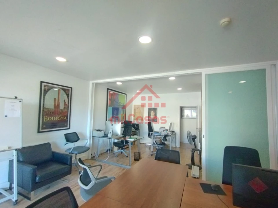 Escritório para Arrendamento em Santa Maria, São Pedro e Matacães Foto 9