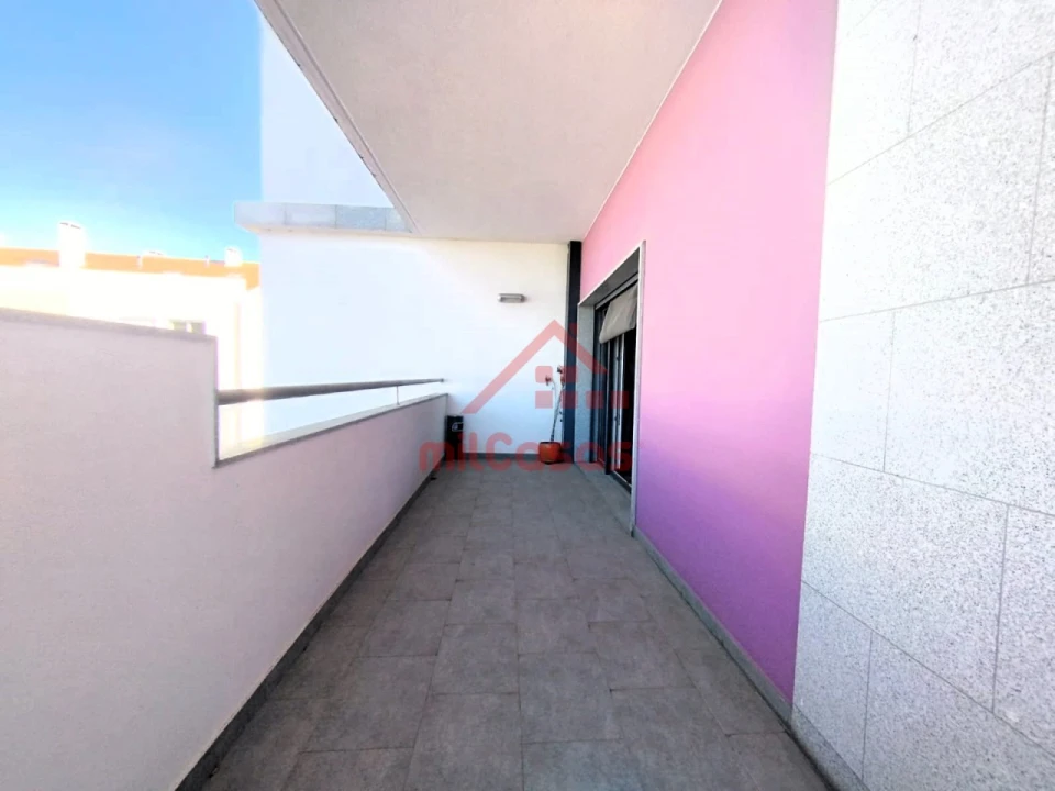 Escritório para Arrendamento em Santa Maria, São Pedro e Matacães Foto 11