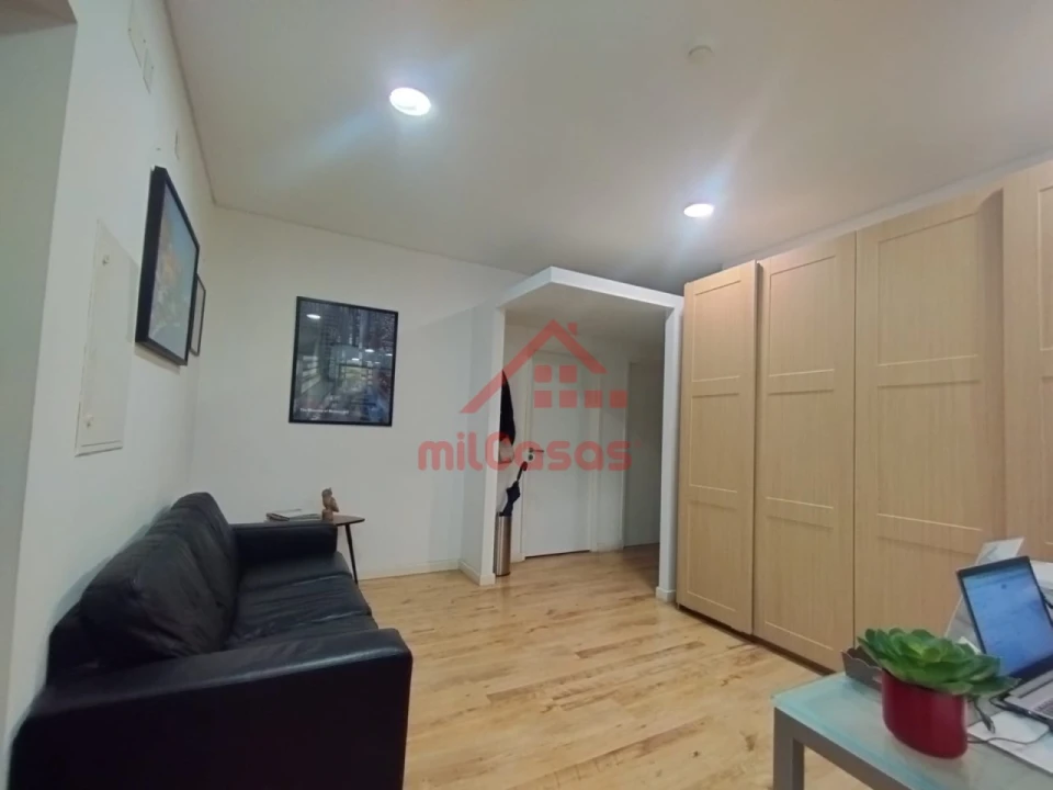 Escritório para Arrendamento em Santa Maria, São Pedro e Matacães Foto 15