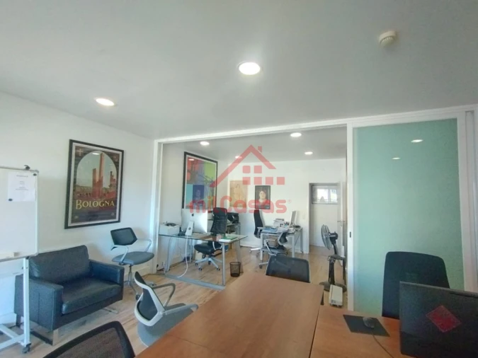 Escritório para Arrendamento em Santa Maria, São Pedro e Matacães Foto 9