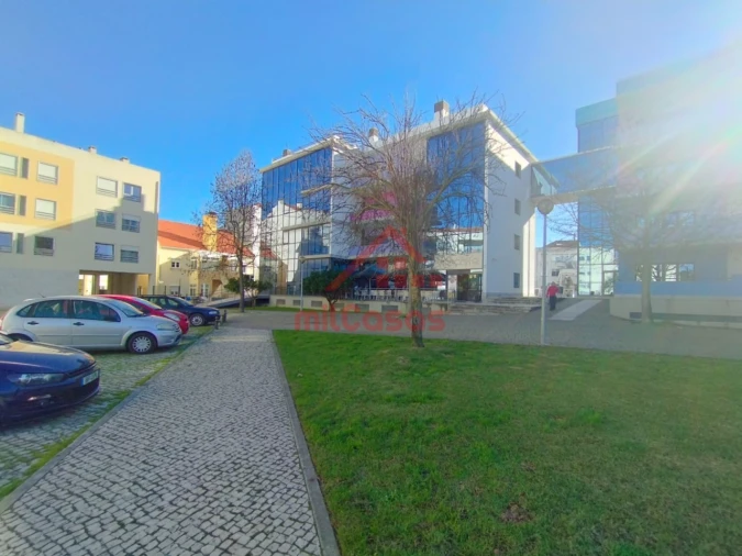 Escritório para Arrendamento em Santa Maria, São Pedro e Matacães Foto 19