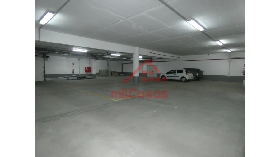 Loja para Arrendamento em Santa Maria, São Pedro e Matacães Foto 26