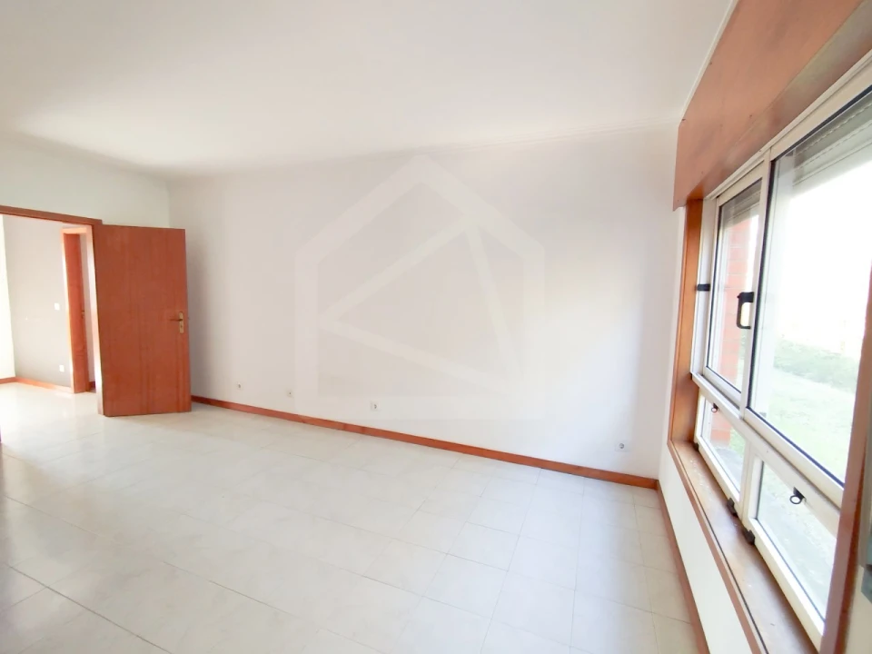 Apartamento T2 para Venda em O. Azeméis, Riba-Ul, Ul, Macinhata Seixa, Madail Foto 2