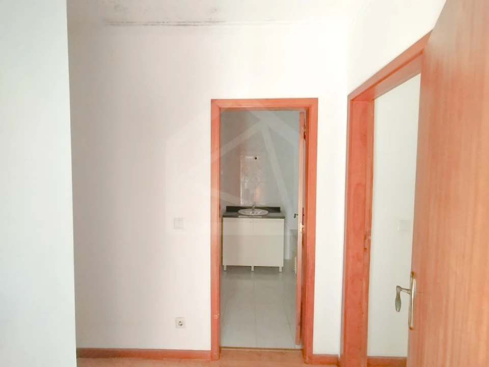Apartamento T2 para Venda em O. Azeméis, Riba-Ul, Ul, Macinhata Seixa, Madail Foto 3