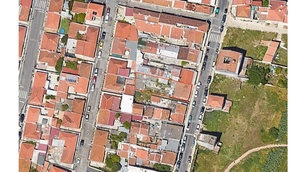 Moradia T2 para Venda em Campolide Foto 2