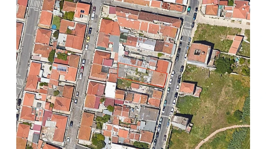 Moradia T2 para Venda em Campolide Foto 2