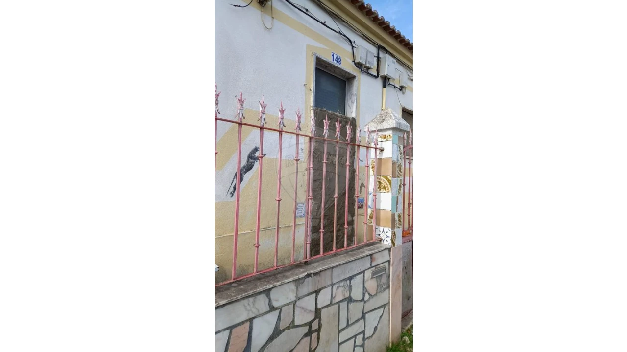 Moradia T2 para Venda em Campolide Foto 5