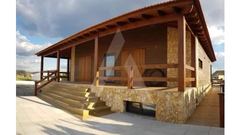 Moradia T3 para Venda em Glória e Vera Cruz