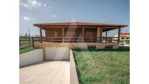 Moradia T3 para Venda em Glória e Vera Cruz