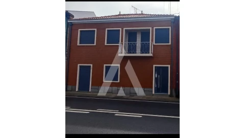 Moradia T4 para Venda em Darque