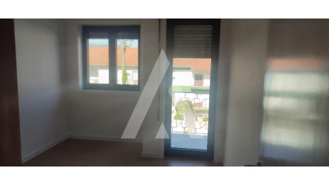 Moradia T4 para Venda em Darque