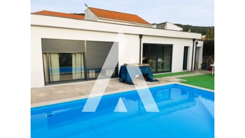 Moradia T3 para Venda em Moledo e Cristelo