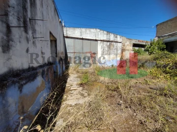 Armazém para Venda em Alcanhões