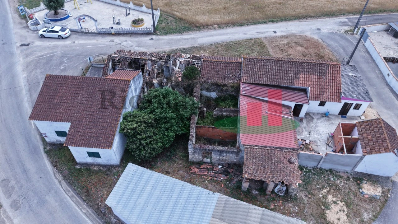 Moradia T2 para Venda em Azambujeira e Malaqueijo Foto 3