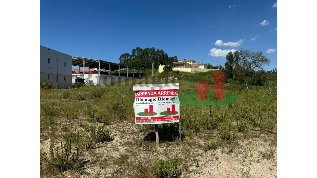 Terreno para Arrendamento em Rio Maior Foto 2