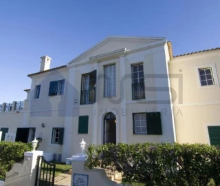 Moradia T4 para Venda em Quarteira