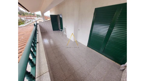 Moradia T5 para Venda em Campo