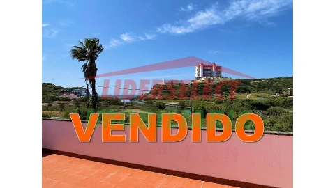 Apartamento T1 para Venda em A dos Cunhados e Maceira