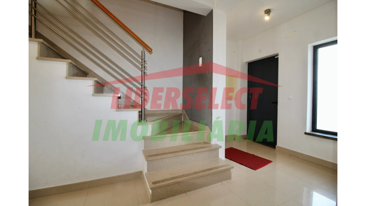 Moradia T3 para Venda em A dos Cunhados e Maceira Foto 8