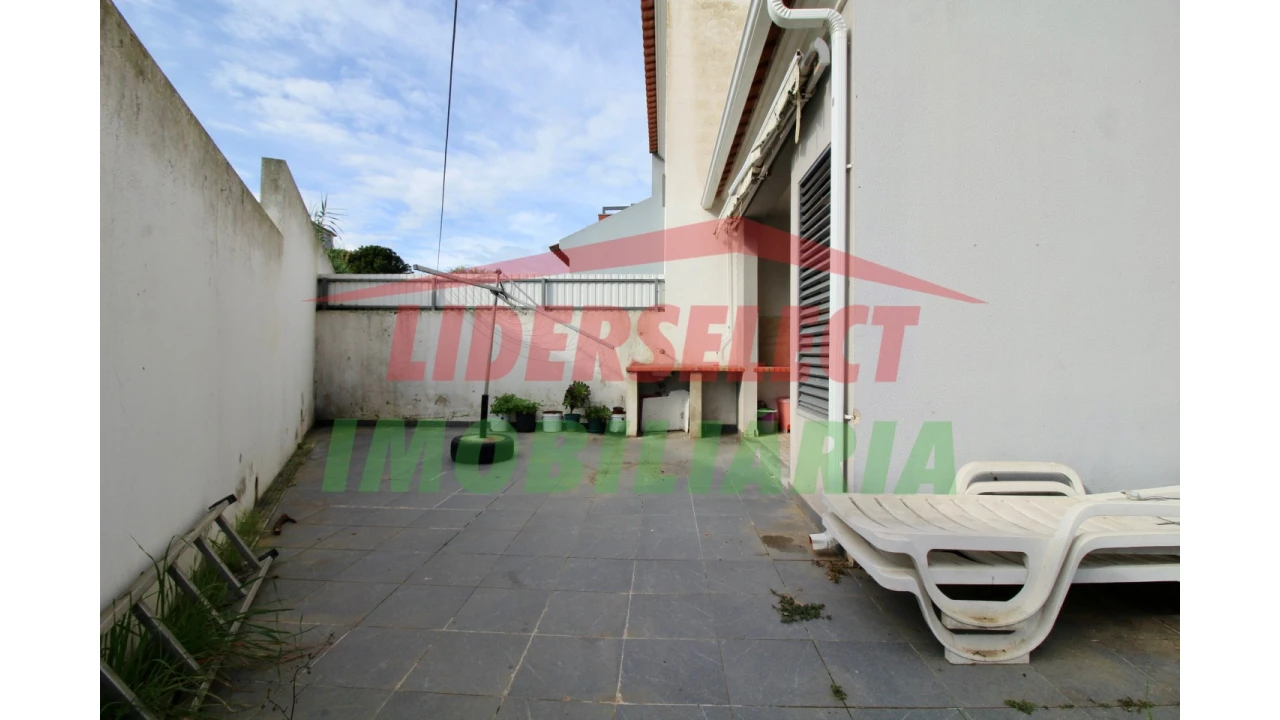Moradia T3 para Venda em A dos Cunhados e Maceira Foto 22