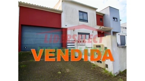 Moradia T3 para Venda em A dos Cunhados e Maceira