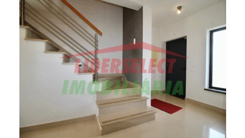 Moradia T3 para Venda em A dos Cunhados e Maceira