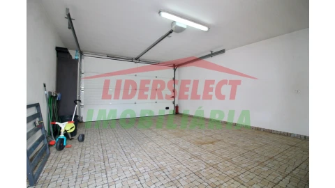 Moradia T3 para Venda em A dos Cunhados e Maceira