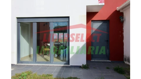 Moradia T3 para Venda em A dos Cunhados e Maceira