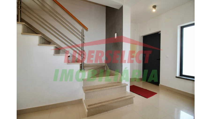 Moradia T3 para Venda em A dos Cunhados e Maceira Foto 8