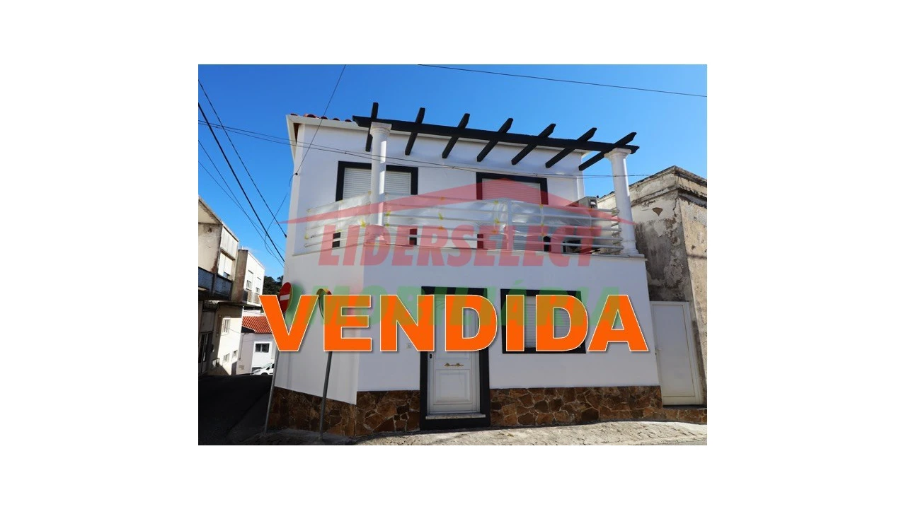 Moradia T2 para Venda em A dos Cunhados e Maceira Foto 1
