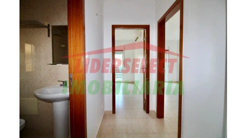 Moradia T2 para Venda em A dos Cunhados e Maceira