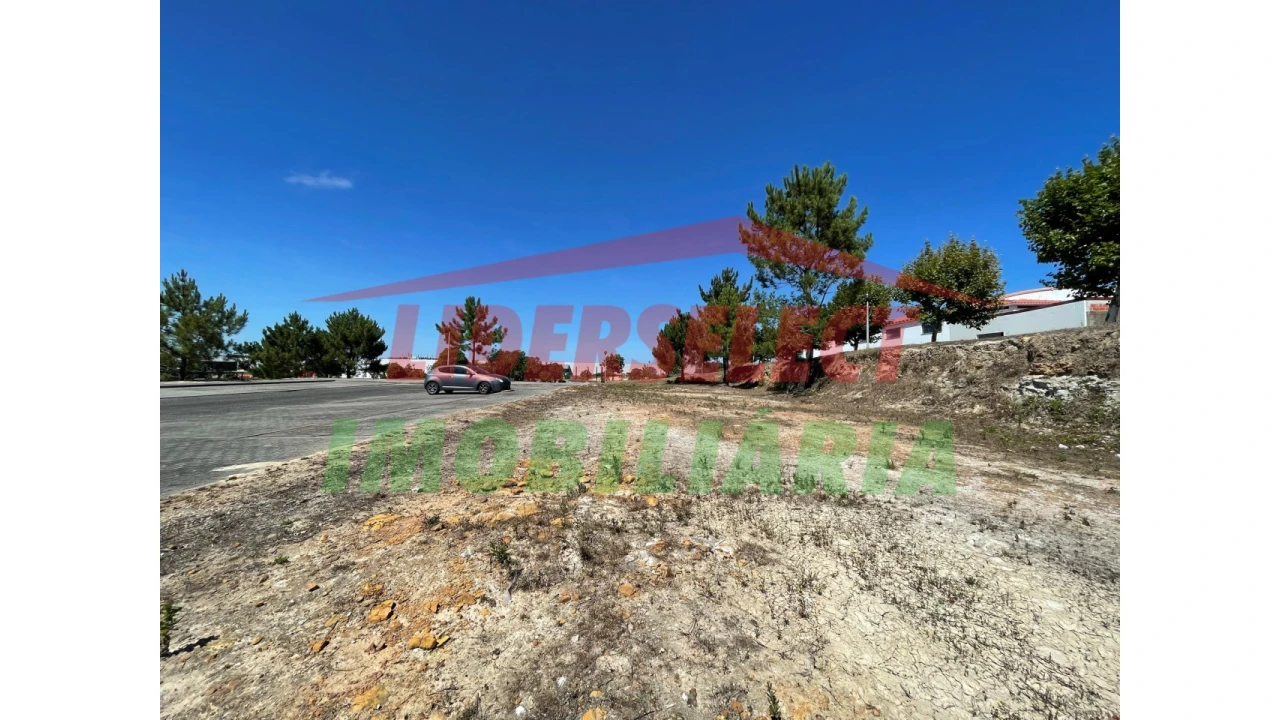 Terreno P/ Prédio para Venda em Ramalhal Foto 1
